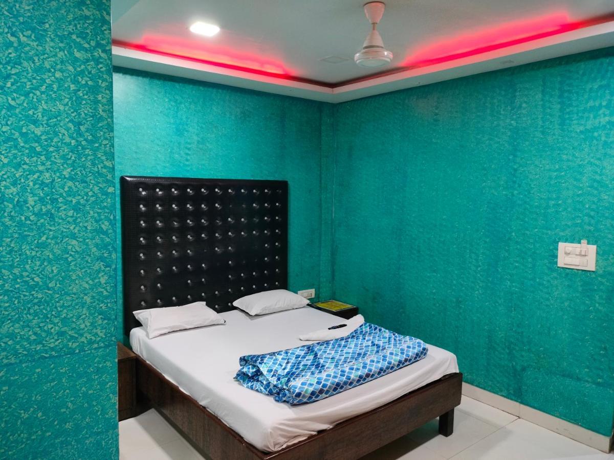 Spring Resort & Lodging Mumbai Exterior photo