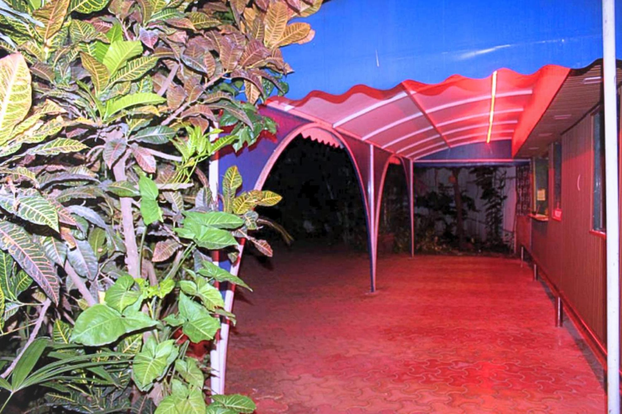 Spring Resort & Lodging Mumbai Exterior photo
